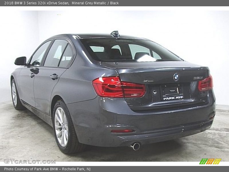 Mineral Grey Metallic / Black 2018 BMW 3 Series 320i xDrive Sedan