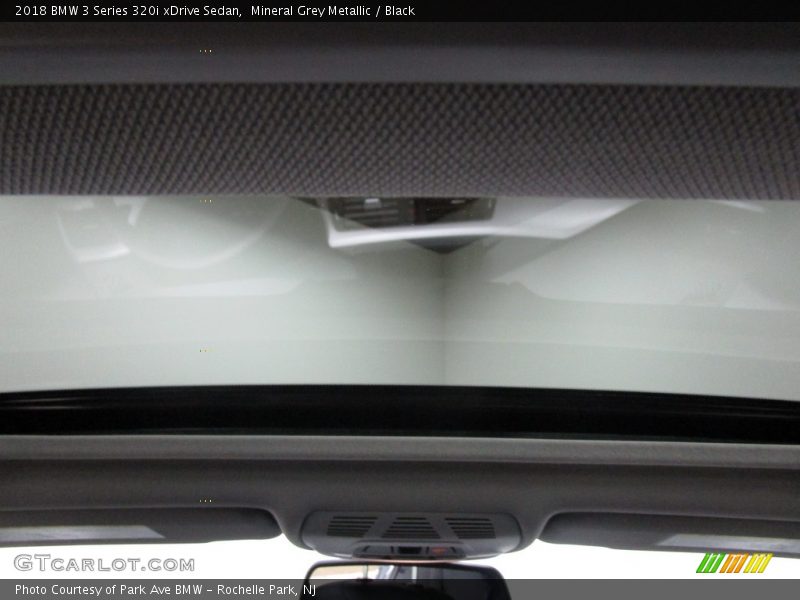 Mineral Grey Metallic / Black 2018 BMW 3 Series 320i xDrive Sedan