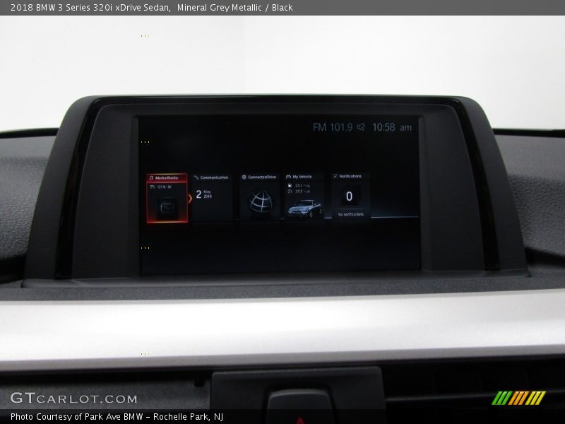 Mineral Grey Metallic / Black 2018 BMW 3 Series 320i xDrive Sedan