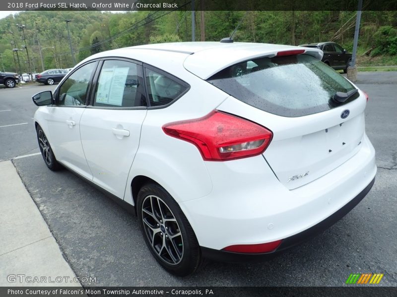 Oxford White / Charcoal Black 2018 Ford Focus SEL Hatch