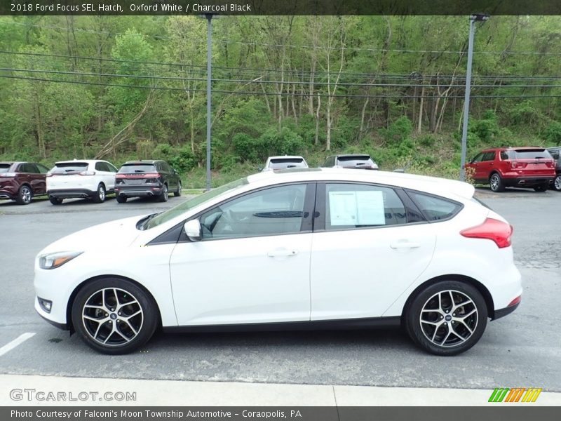Oxford White / Charcoal Black 2018 Ford Focus SEL Hatch