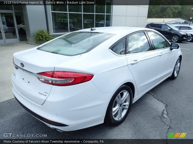 Oxford White / Medium Light Stone 2018 Ford Fusion Hybrid SE