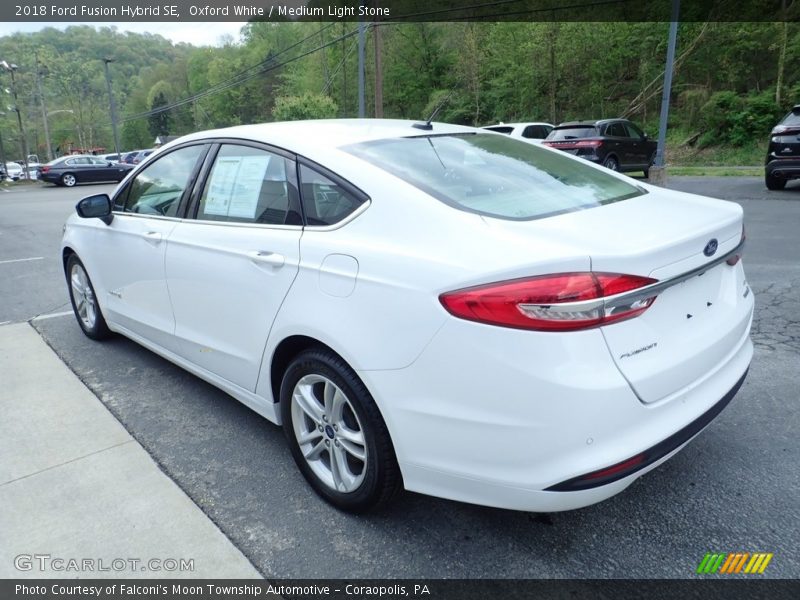 Oxford White / Medium Light Stone 2018 Ford Fusion Hybrid SE