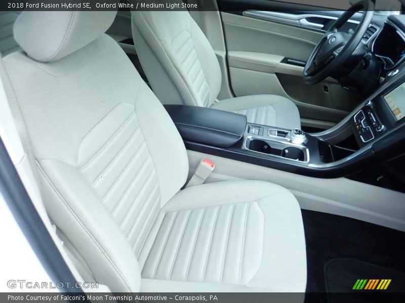Oxford White / Medium Light Stone 2018 Ford Fusion Hybrid SE