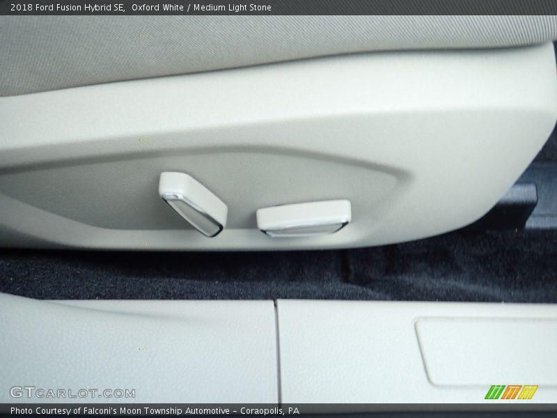 Oxford White / Medium Light Stone 2018 Ford Fusion Hybrid SE