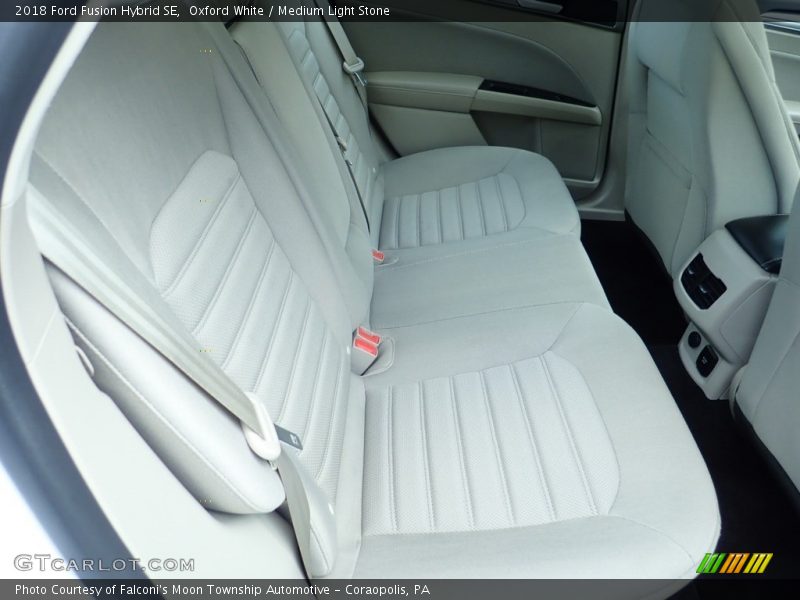 Oxford White / Medium Light Stone 2018 Ford Fusion Hybrid SE