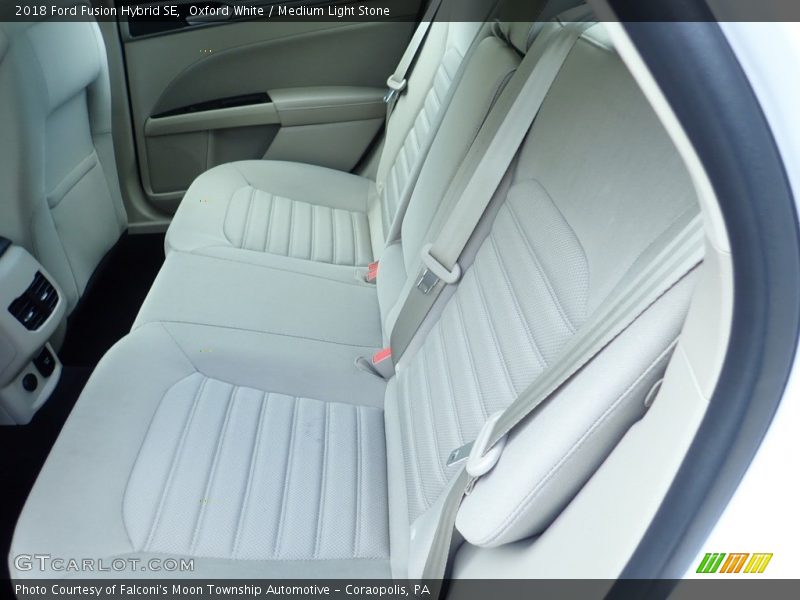 Oxford White / Medium Light Stone 2018 Ford Fusion Hybrid SE