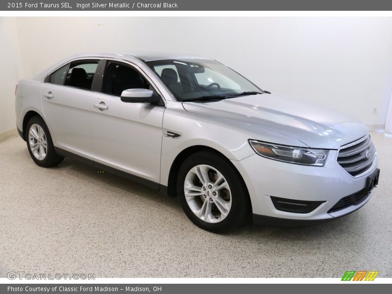 Ingot Silver Metallic / Charcoal Black 2015 Ford Taurus SEL