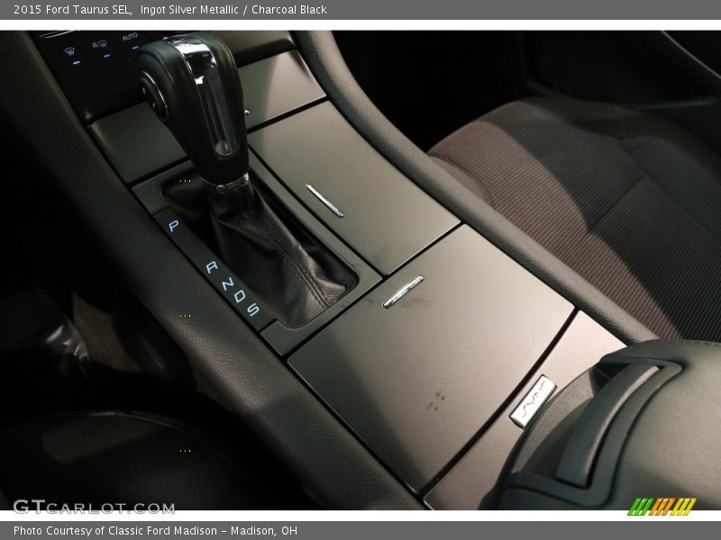 Ingot Silver Metallic / Charcoal Black 2015 Ford Taurus SEL
