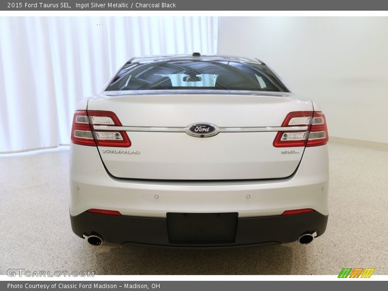 Ingot Silver Metallic / Charcoal Black 2015 Ford Taurus SEL