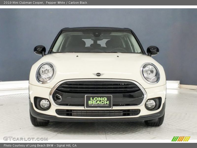 Pepper White / Carbon Black 2019 Mini Clubman Cooper