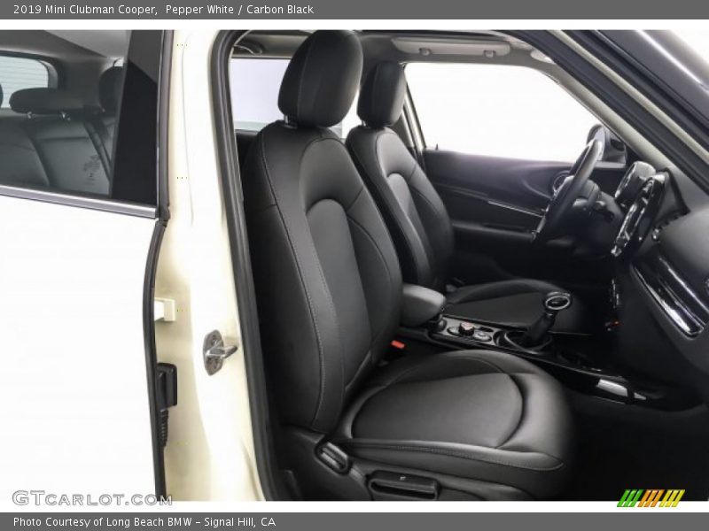 Pepper White / Carbon Black 2019 Mini Clubman Cooper