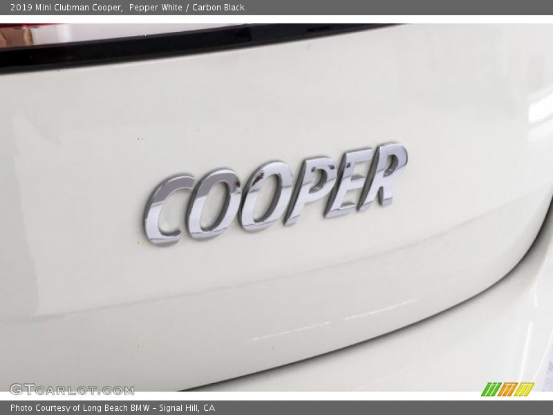 Pepper White / Carbon Black 2019 Mini Clubman Cooper