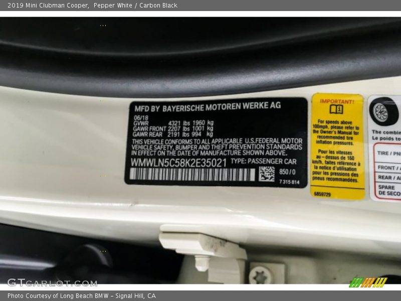 Pepper White / Carbon Black 2019 Mini Clubman Cooper