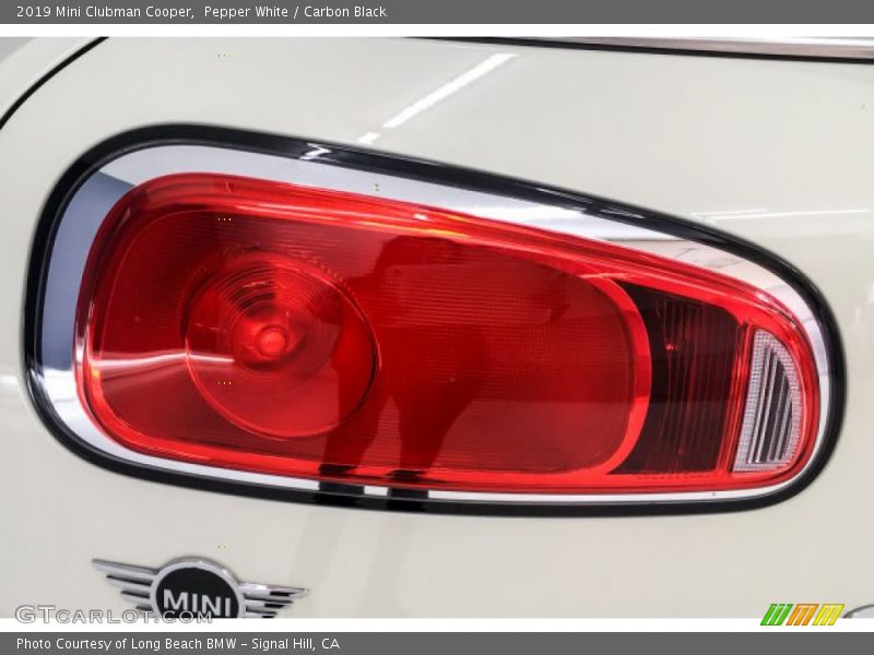 Pepper White / Carbon Black 2019 Mini Clubman Cooper