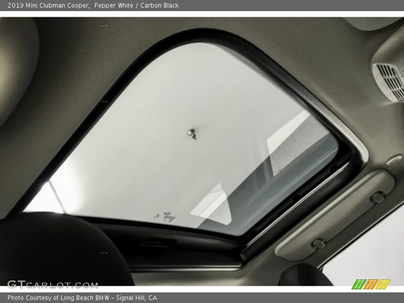 Pepper White / Carbon Black 2019 Mini Clubman Cooper