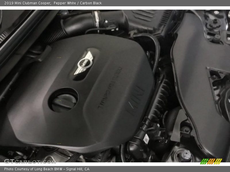 Pepper White / Carbon Black 2019 Mini Clubman Cooper