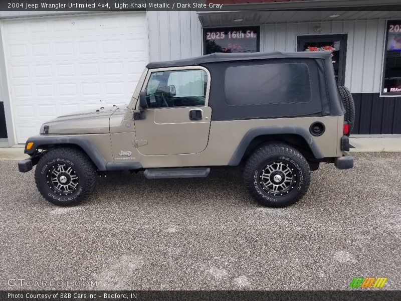 Light Khaki Metallic / Dark Slate Gray 2004 Jeep Wrangler Unlimited 4x4