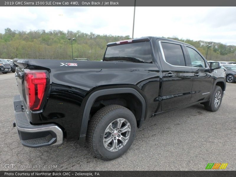 Onyx Black / Jet Black 2019 GMC Sierra 1500 SLE Crew Cab 4WD