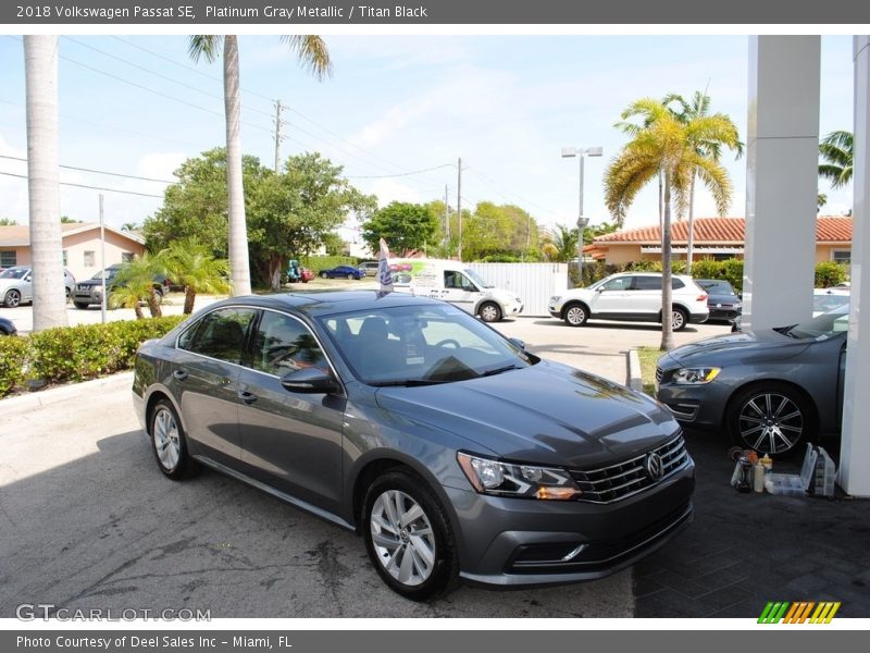 Platinum Gray Metallic / Titan Black 2018 Volkswagen Passat SE