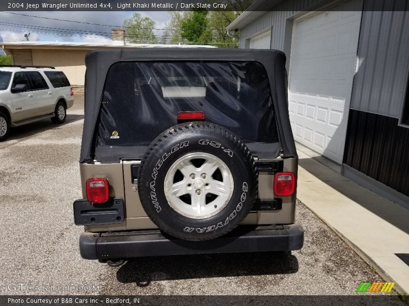 Light Khaki Metallic / Dark Slate Gray 2004 Jeep Wrangler Unlimited 4x4