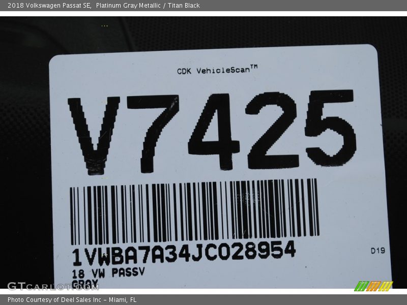Platinum Gray Metallic / Titan Black 2018 Volkswagen Passat SE