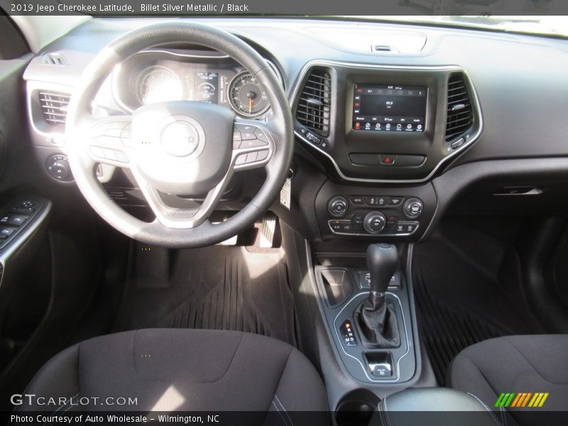 Billet Silver Metallic / Black 2019 Jeep Cherokee Latitude