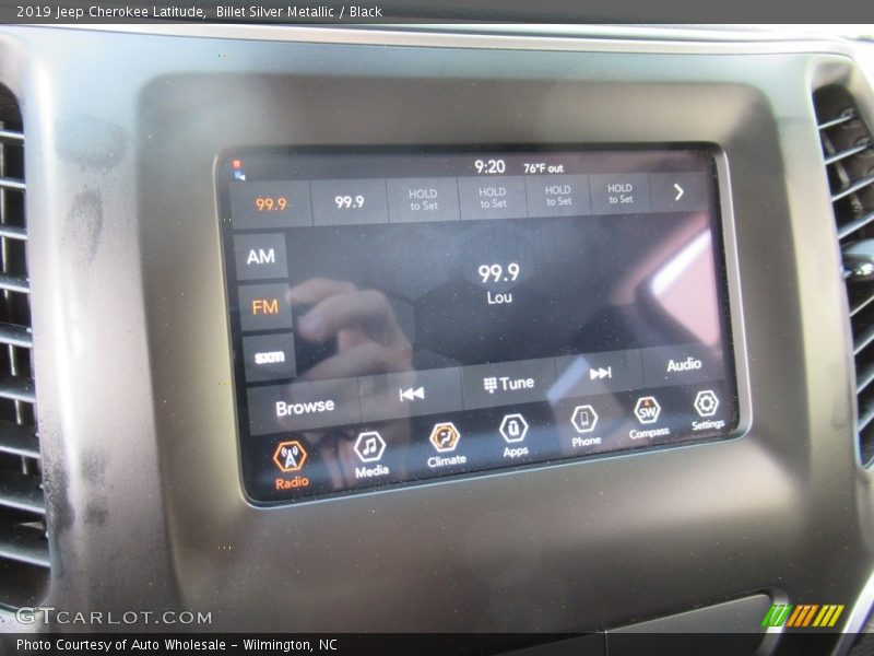 Billet Silver Metallic / Black 2019 Jeep Cherokee Latitude