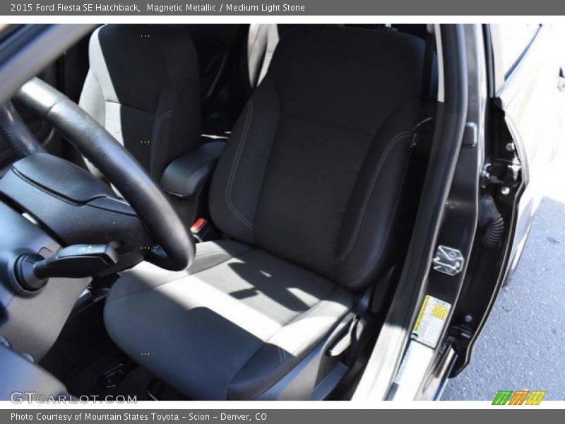 Magnetic Metallic / Medium Light Stone 2015 Ford Fiesta SE Hatchback