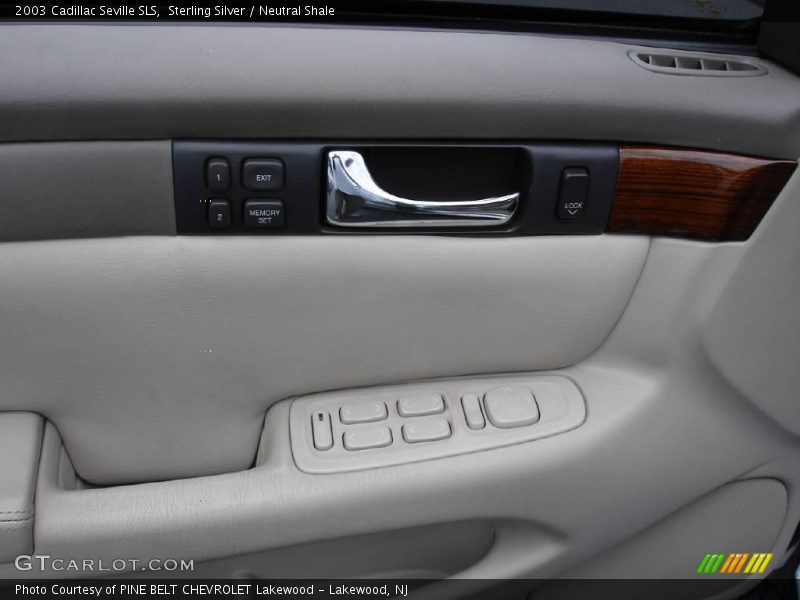 Sterling Silver / Neutral Shale 2003 Cadillac Seville SLS