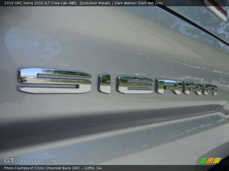  2019 Sierra 1500 SLT Crew Cab 4WD Logo