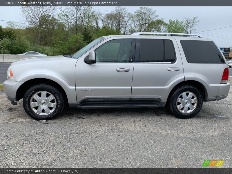 Silver Birch Metallic / Light Parchment 2004 Lincoln Aviator Luxury