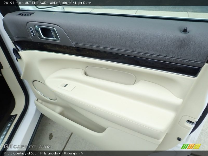 White Platinum / Light Dune 2019 Lincoln MKT Elite AWD