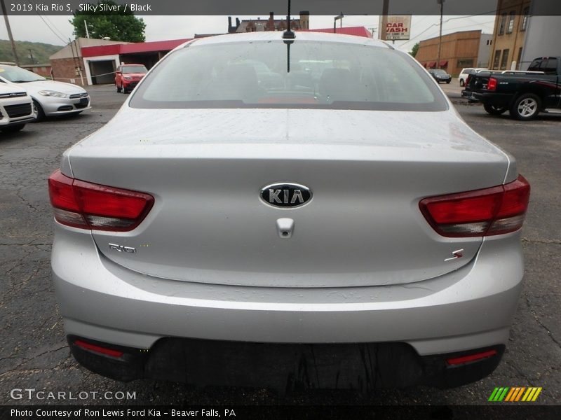 Silky Silver / Black 2019 Kia Rio S