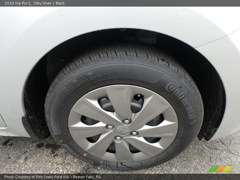 Silky Silver / Black 2019 Kia Rio S