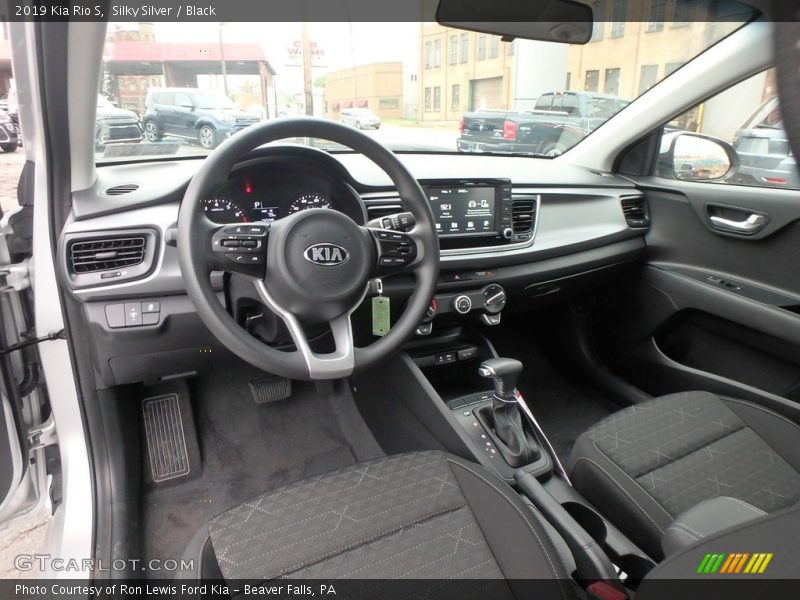 Silky Silver / Black 2019 Kia Rio S