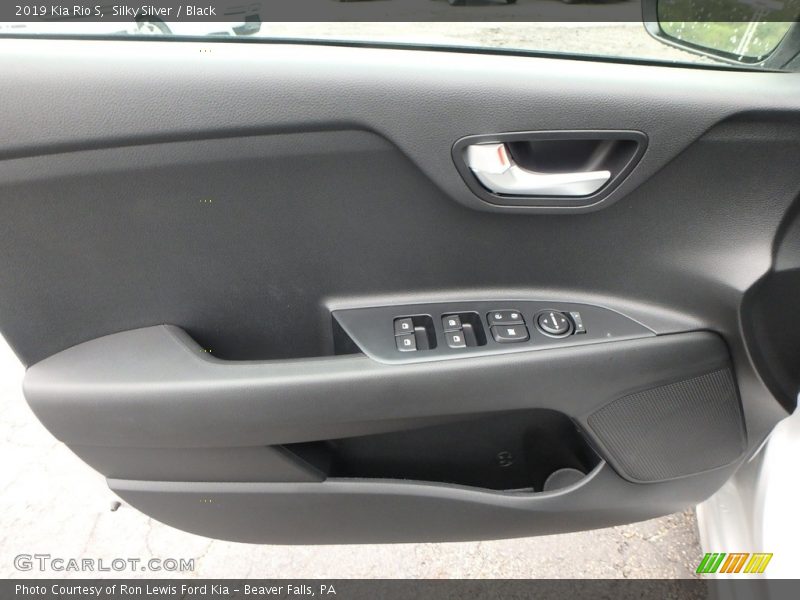 Silky Silver / Black 2019 Kia Rio S