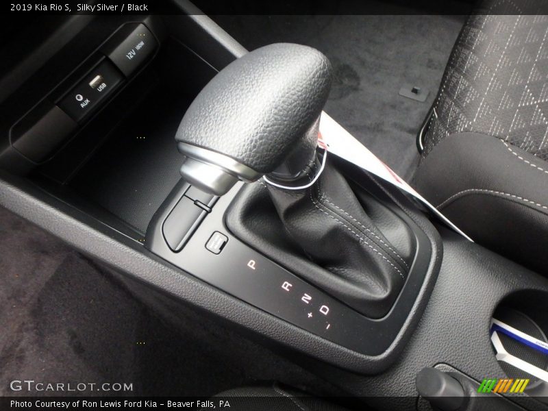 Silky Silver / Black 2019 Kia Rio S