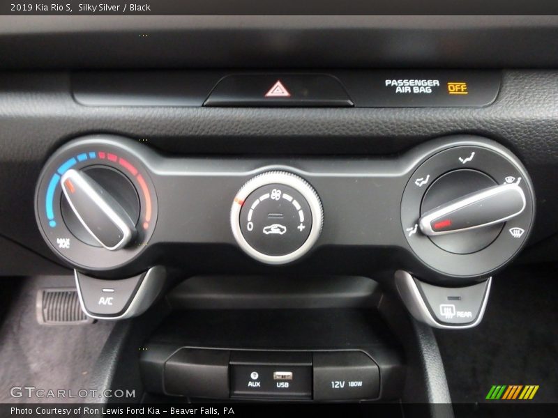 Silky Silver / Black 2019 Kia Rio S