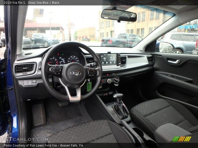  2019 Rio S Black Interior