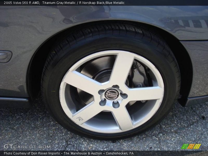 Titanium Gray Metallic / R Nordkap Black/Blue Metallic 2005 Volvo S60 R AWD