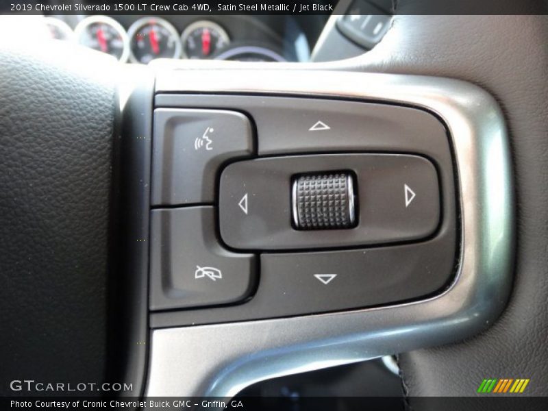 Controls of 2019 Silverado 1500 LT Crew Cab 4WD