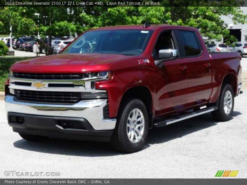 Front 3/4 View of 2019 Silverado 1500 LT Z71 Crew Cab 4WD