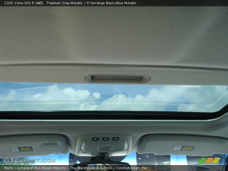 Titanium Gray Metallic / R Nordkap Black/Blue Metallic 2005 Volvo S60 R AWD