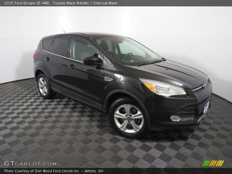 Tuxedo Black Metallic / Charcoal Black 2015 Ford Escape SE 4WD