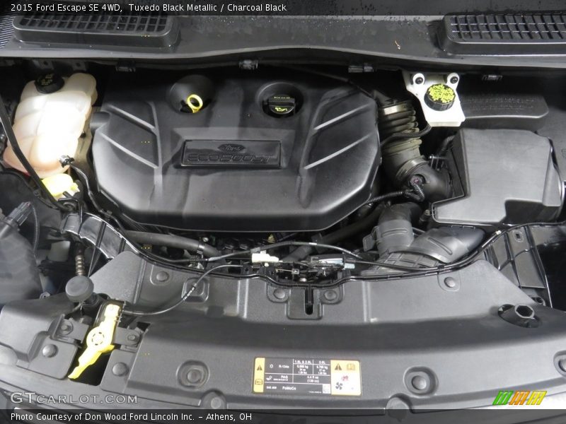 Tuxedo Black Metallic / Charcoal Black 2015 Ford Escape SE 4WD