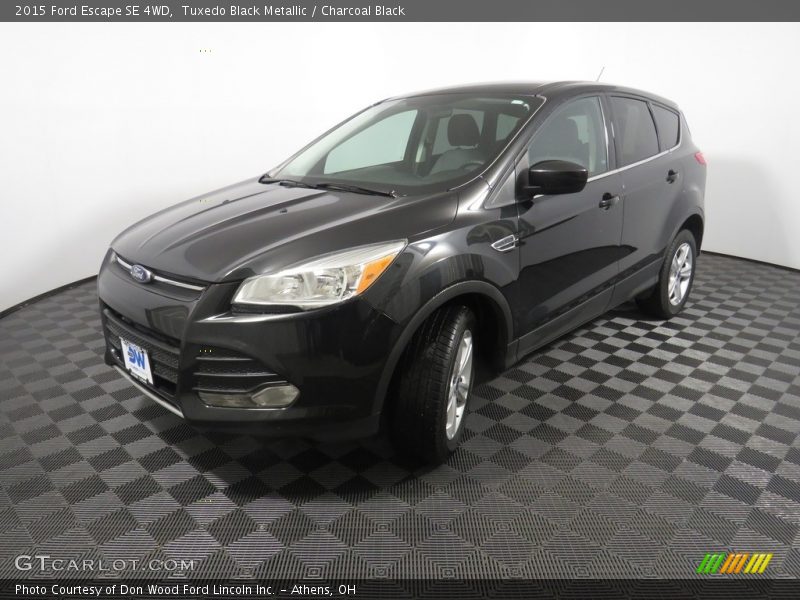 Tuxedo Black Metallic / Charcoal Black 2015 Ford Escape SE 4WD