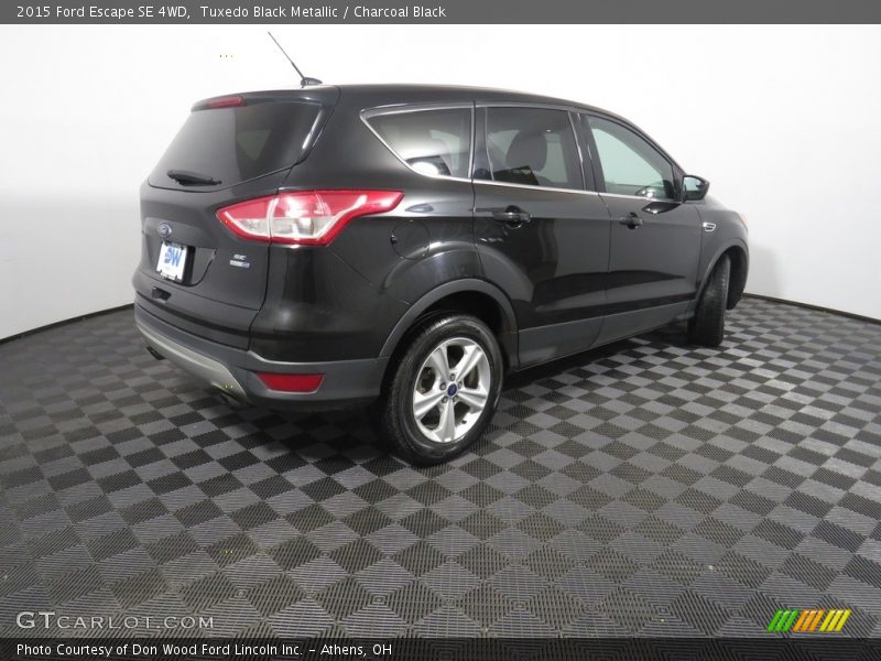 Tuxedo Black Metallic / Charcoal Black 2015 Ford Escape SE 4WD