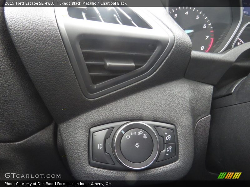Tuxedo Black Metallic / Charcoal Black 2015 Ford Escape SE 4WD