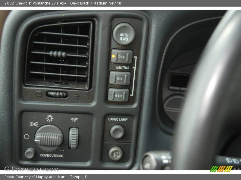 Onyx Black / Medium Neutral 2002 Chevrolet Avalanche Z71 4x4